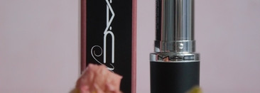 Герой не моего романа: Mac Macximal Sleek Satin оттенок Modesty 835 - скромный сатиновый розовый нюд