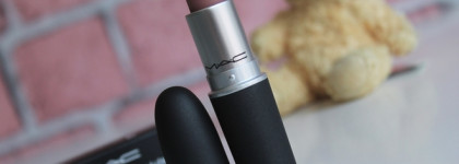 Лучшая матовая пуля: Mac Powder Kiss Lipstick 931 Teddy 2.0 - идеальный вельветовый нюд без сухости