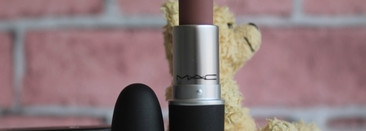 Лучшая матовая пуля: Mac Powder Kiss Lipstick 931 Teddy 2.0 - идеальный вельветовый нюд без сухости