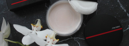 Голое платье Монро: сияющая невидимая пудра-вуаль Shiseido Synchro Skin Invisible Silk Loose Powder оттенок Radiant