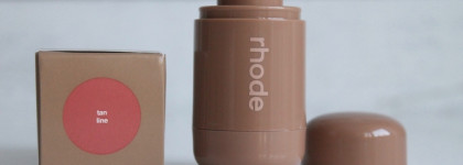 Сгореть на пляже Калифорнии: самые естественные румяна Rhode Pocket Blush Tan Line