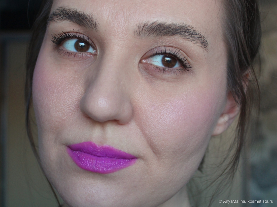 Gucci Glow Blush 01 Arctic Rose на щеках, на губах Gucci Rouge A Levres Lip Colour Mat Anne Lilac 702