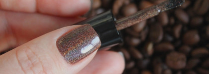 Извините, но это очень круто: радуга на кофе или лак-голографик Nabyo Урсаринг 1070