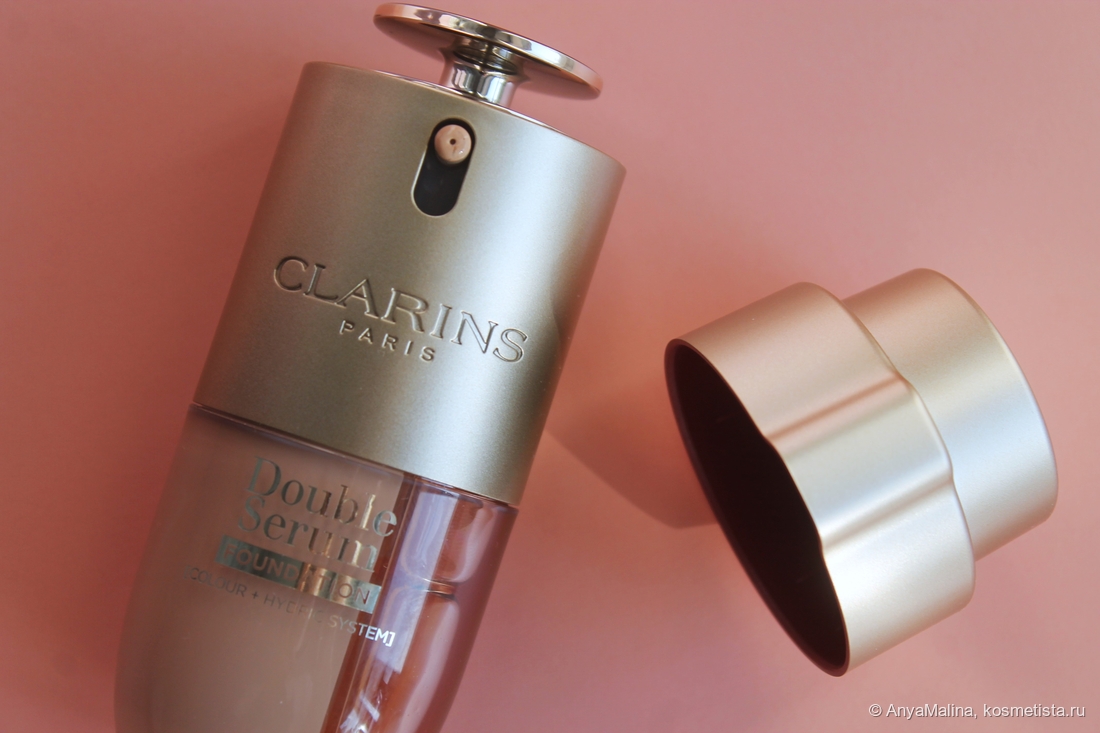 Даже такой пузатый флакон можно брать с собой, крышка дополнительная для защиты помпы имеется