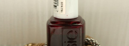 Классический Essie Wicked - красный или черный ?