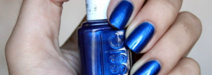 Еще один приятель с Карибов - Essie Aruba Blue
