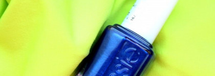 Еще один приятель с Карибов - Essie Aruba Blue