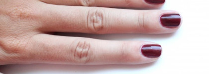 Кровавый бордовый от Essie Bordeaux