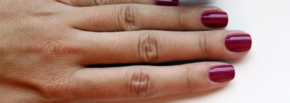 Неопределенный лак с определяющим названием Essie Big Spender