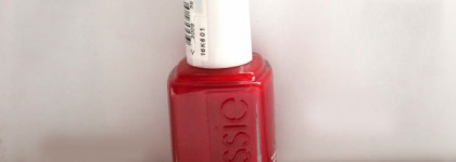 Ярко-красный Essie Aperitif