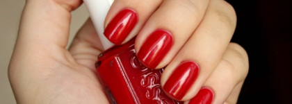 Ярко-красный Essie Aperitif