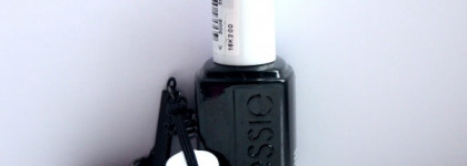 Строгий черный Essie Licorice