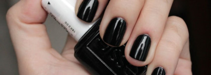 Строгий черный Essie Licorice
