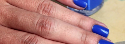 Самый синий Essie Nail Laquer Butler,please #819