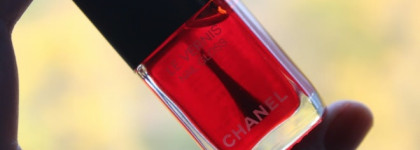 Яркая, очень яркая осень с Chanel Le Vernis 530 Rouge Radical