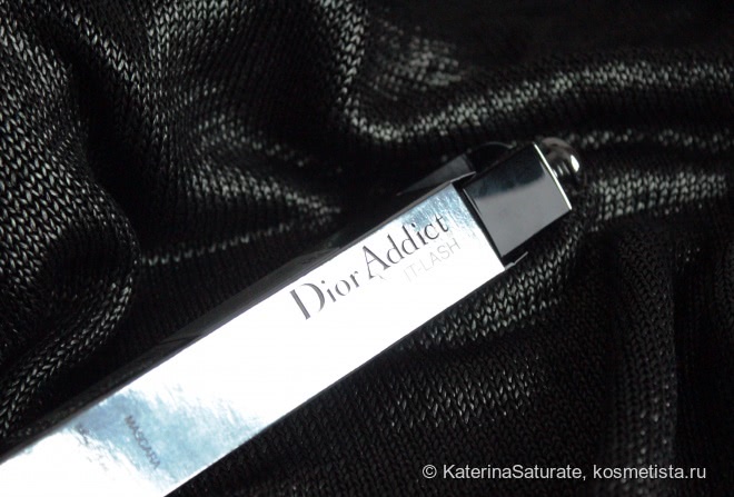 Небольшой штрих к большому портрету - тушь Dior Addict The IT-Lash Noir