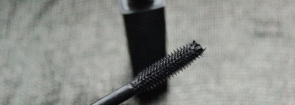 Небольшой штрих к большому портрету - тушь Dior Addict The IT-Lash Noir