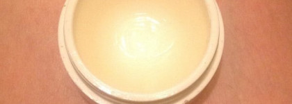 Защитник на все сезоны. Встречайте, Бальзам для губ от Perlier "Perlier Honey Miel Lip Care Labbra&Miele Gloss Ultra-Brilliante"