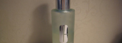Средства для умывания Clarins, Clinique, Korres и Uriage