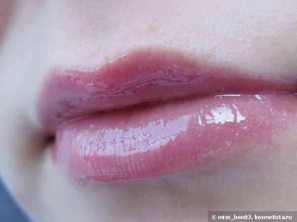Блеск для губ Victoria`s Secret Shiny kiss flavored gloss parfume # Passion fruit pop