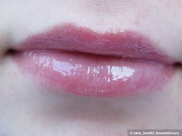 Блеск для губ Victoria`s Secret Shiny kiss flavored gloss parfume # Passion fruit pop