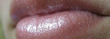 Моя блестящая парочка. Блески для губ Victoria Shu Barcelona Shine Sublime Lip Gloss №201 и  EVA New generation Power Gloss  №43