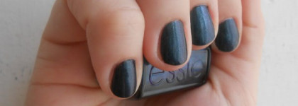 Essie №90 Dive Bar - глубины океана и морские жители