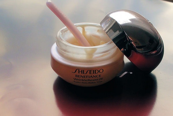 Shiseido Benefiance WrinkleResist24 Intensive Eye Contour Cream - Антивозрастной крем для кожи вокруг глаз