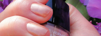 Chanel le vernis nail colour 179 Gold Shimmer - незаменимый летний аксессуар