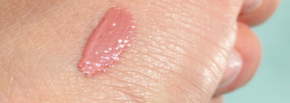 Shiseido Lacquer Rouge RD 203, Portrait