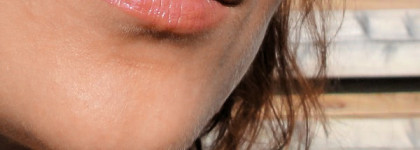 Shiseido Lacquer Rouge RD 203, Portrait