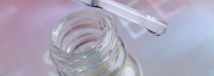 Мои фавориты  в уходе за ногтями Sally Hansen Nail & Cuticle Oil и   Sally Hansen Diamond Strength Diamond Shine Base & Top Coat