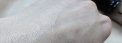 Тональная сыворотка с антивозрастным действием YSL Youth Liberator Serum Foundation SPF 20 PA++ в оттенке #BR 20