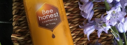Деликатный демакияж с молочком для умывания Bee Honest
