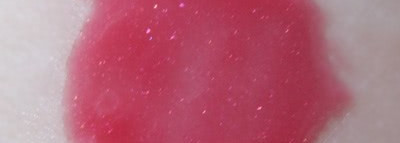 Душистое вареньице – блеск для губ от Oriflame серия «Very Me» «Oh My Gloss», оттенок «Клубничный мармелад»(оригинальное название "Hottie")