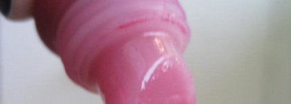 Душистое вареньице – блеск для губ от Oriflame серия «Very Me» «Oh My Gloss», оттенок «Клубничный мармелад»(оригинальное название "Hottie")