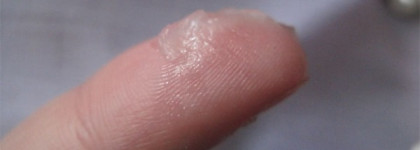 Волшебный горшочек - универсальное смягчающее средство от Oriflame Tender Care Protecting Balm Blackcurrant, Tender Care Protecting Balm Cherry и Tender Care Protecting Balm Almond