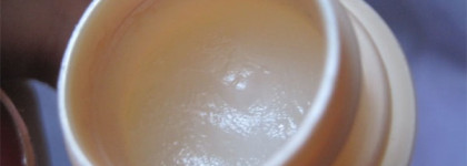 Волшебный горшочек - универсальное смягчающее средство от Oriflame Tender Care Protecting Balm Blackcurrant, Tender Care Protecting Balm Cherry и Tender Care Protecting Balm Almond