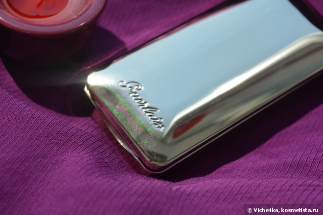 Все фиолетово с тенями Guerlain L’Ecrin Two Couleurs Colour Fusion Eyeshadow Vibrant Effects № 04Two Gossip