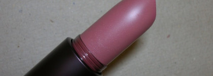 Загадка Shiseido Perfect Rouge Glowing Matte – Матовая помада с эффектом сияния RD722