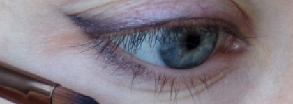 Альтернатива черному: MAC Eye Kohl в оттенке Phone Number
