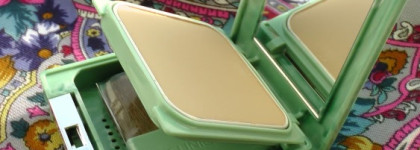 Пудра Clinique Almost Powder Makeup SPF 15 в оттенке 02 Neutral Fair