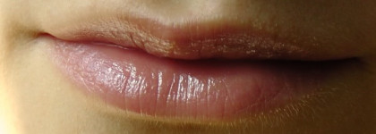 В коричневом цвете: помада от Chanel и карандаш для глаз от Clarins