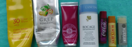 Уходовые средства от Clarins, Lancome, L'occitane, Manufaktura,  Hurraw, Burt's Bees и Lip Smacker