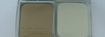 Пудра Diorskin Nude Compact Natural Glow Radiant Powder Foundation SPF 10 PA+++ в оттенке 020 Light Beige
