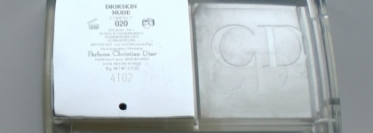 Пудра Diorskin Nude Compact Natural Glow Radiant Powder Foundation SPF 10 PA+++ в оттенке 020 Light Beige