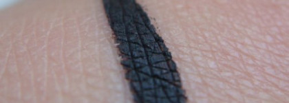 Гелевая подводка Essence Gel Eyeliner 01 Midnight in Paris