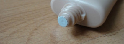 Тональник на лето для белоснежек Estee Lauder Double Wear Light Stay In Place Make-up SPF 10, оттенок 1.0