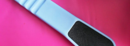 Готовим ножки к выходу! Ванна для ног "Танго" для размягчения натоптышей от "Невской короны" и крем для ног "Эффект с триклозаном" от "Свободы"