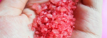 Готовим ножки к выходу! Ванна для ног "Танго" для размягчения натоптышей от "Невской короны" и крем для ног "Эффект с триклозаном" от "Свободы"